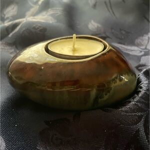 Ceramic faux stone candle holder, rounded corners